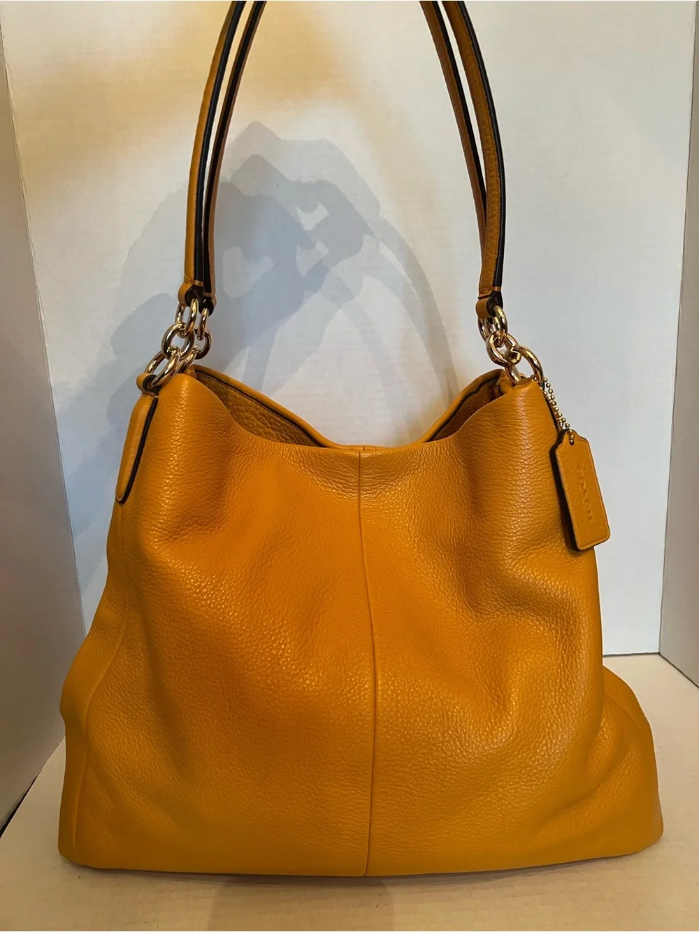NWOT Coach Orange Pebbled Shoulder Bag Large Zip Gold Hardware with Wristlet